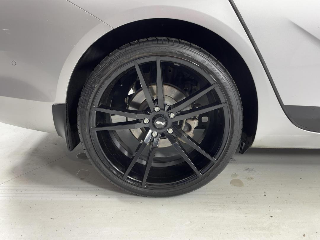 Photo '12' of Holden Commodore