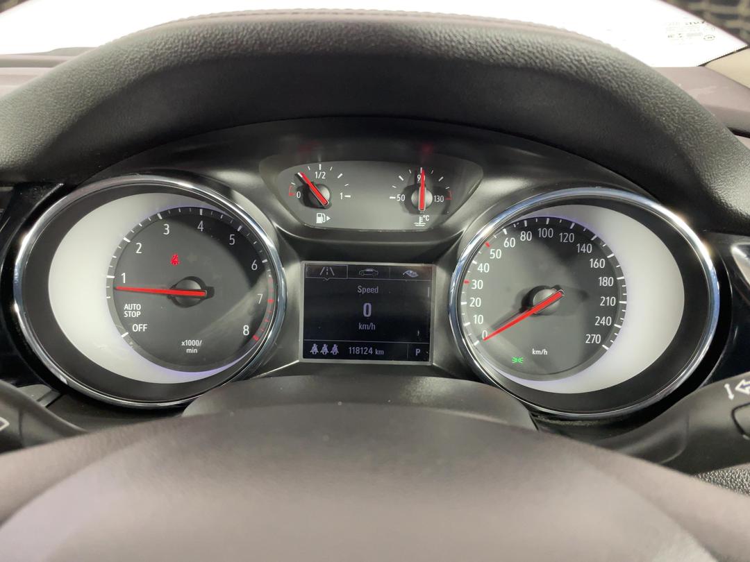 Photo '21' of Holden Commodore