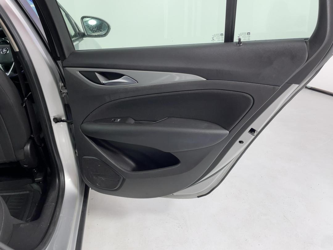 Photo '19' of Holden Commodore
