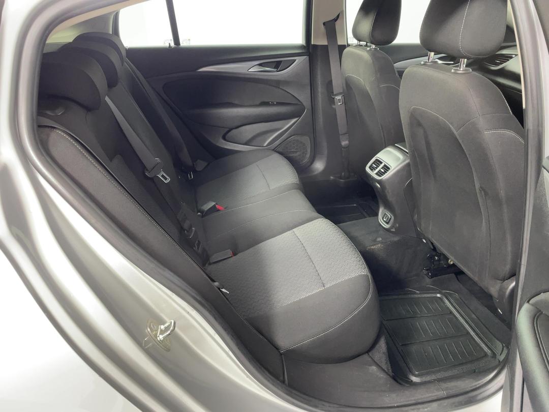 Photo '20' of Holden Commodore