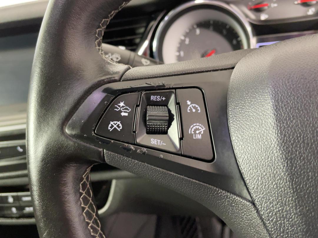 Photo '23' of Holden Commodore