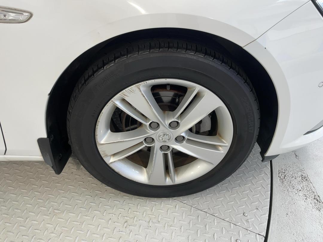 Photo '9' of Holden Commodore
