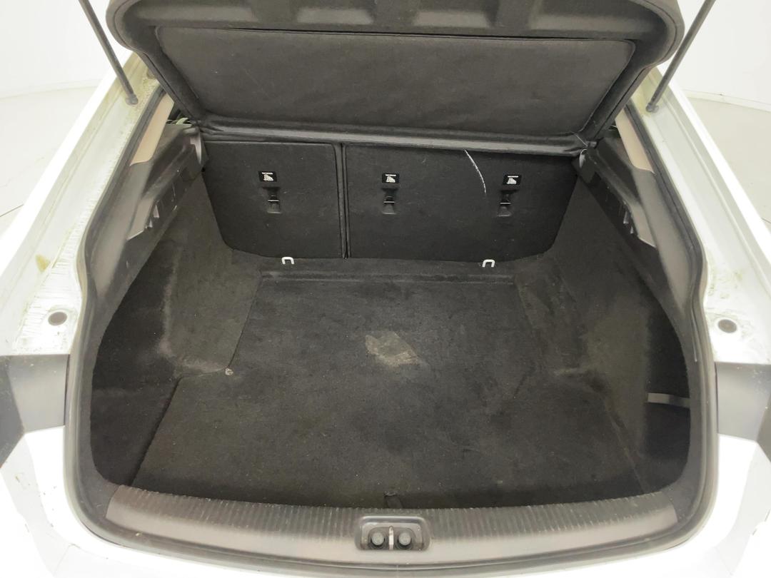 Photo '14' of Holden Commodore