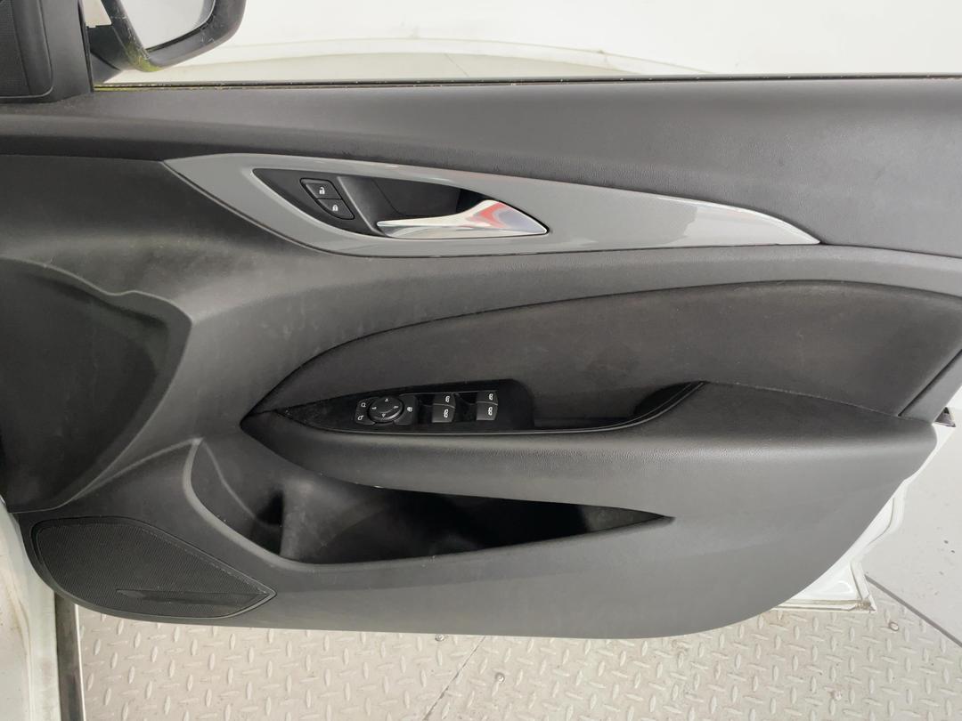 Photo '15' of Holden Commodore