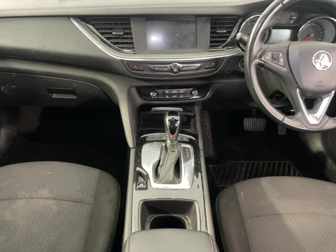 Photo '18' of Holden Commodore