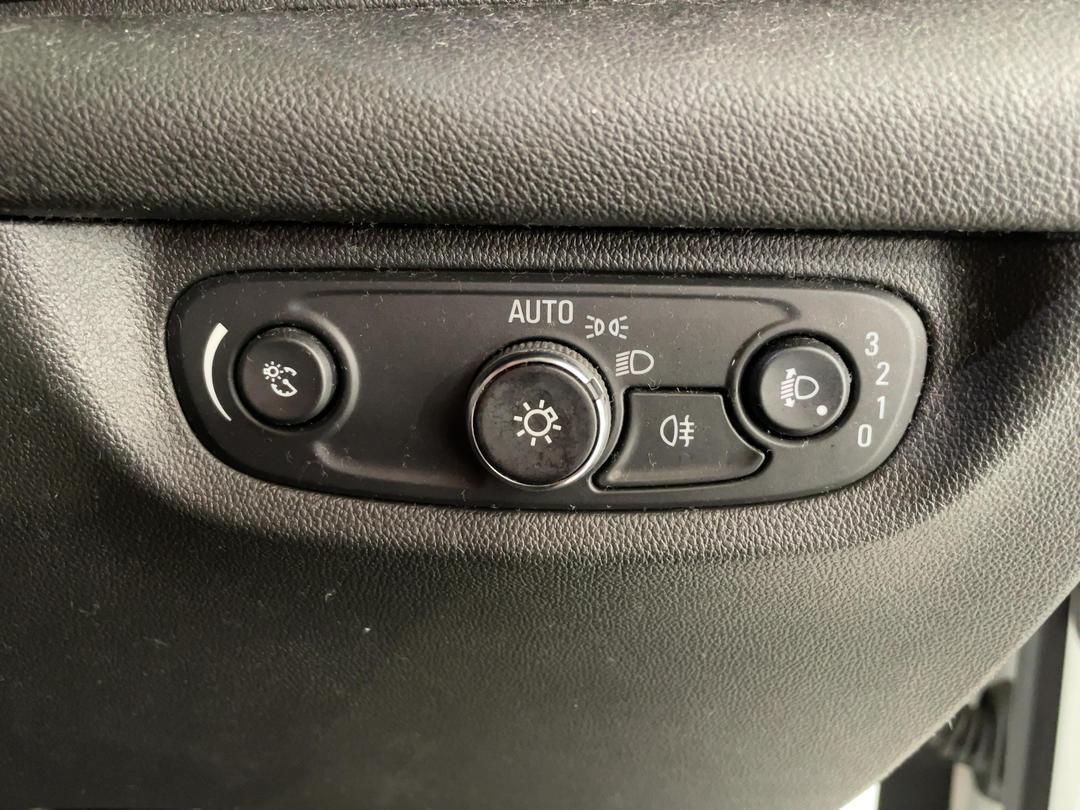 Photo '24' of Holden Commodore