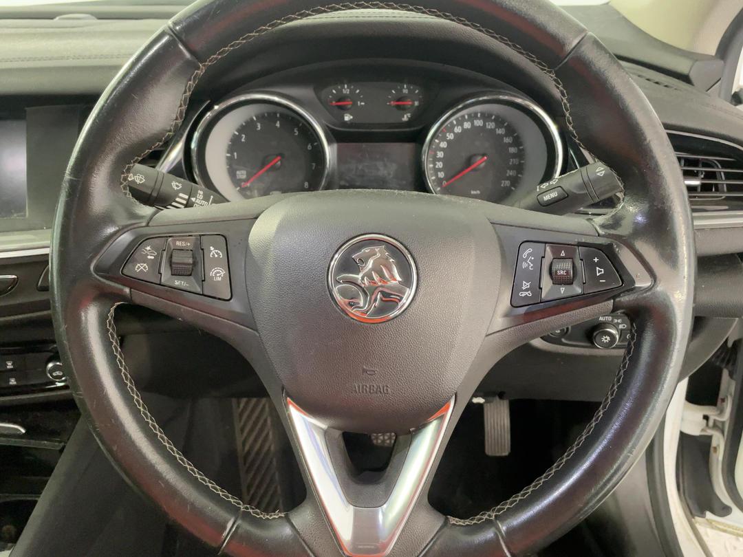 Photo '27' of Holden Commodore