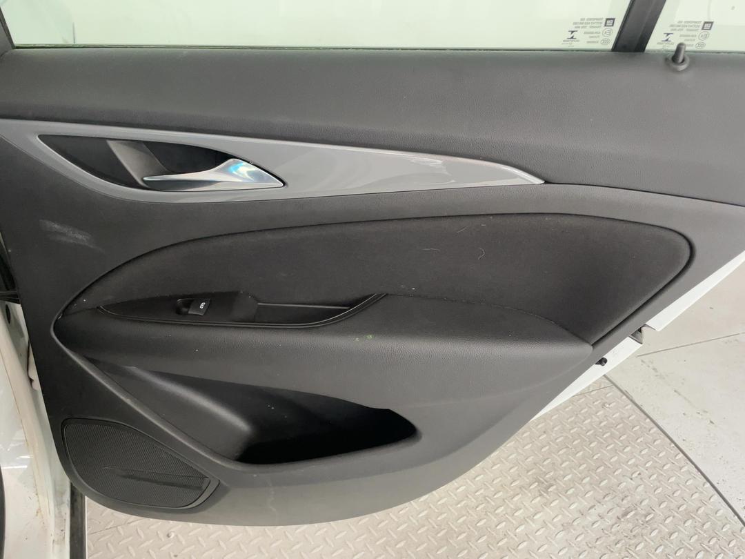 Photo '19' of Holden Commodore