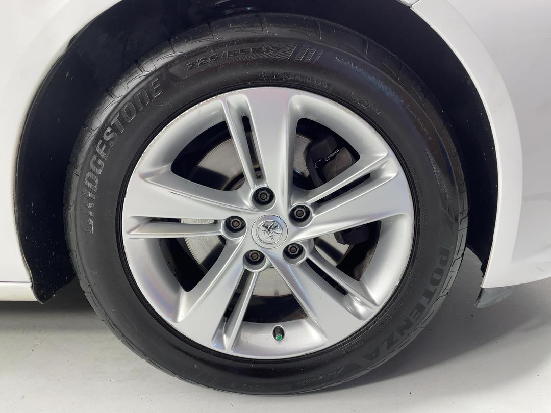 Photo '9' of Holden Commodore