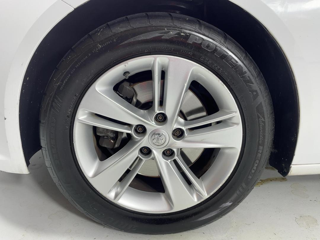 Photo '10' of Holden Commodore
