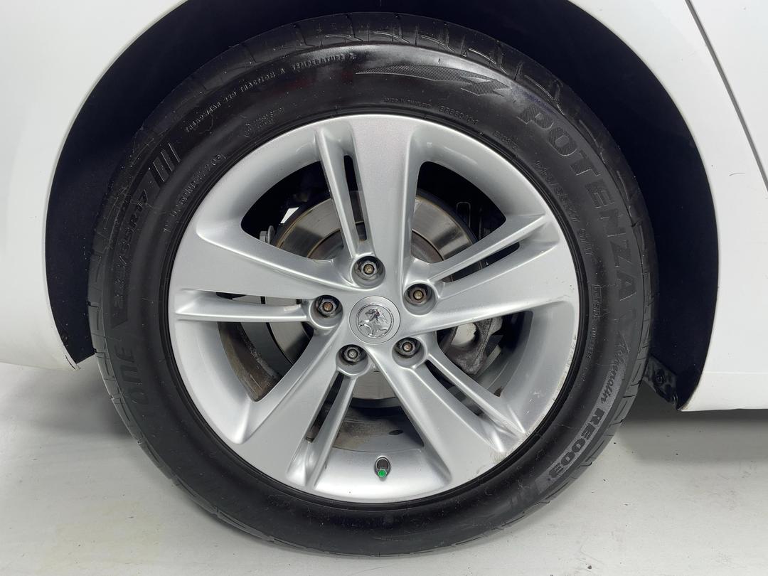 Photo '12' of Holden Commodore