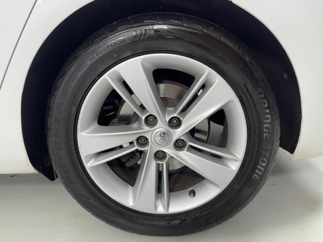 Photo '11' of Holden Commodore