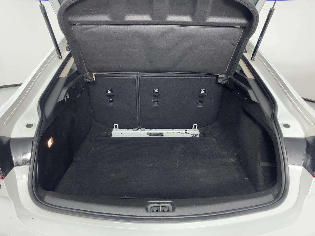 Photo '14' of Holden Commodore