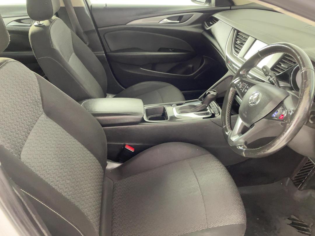 Photo '16' of Holden Commodore