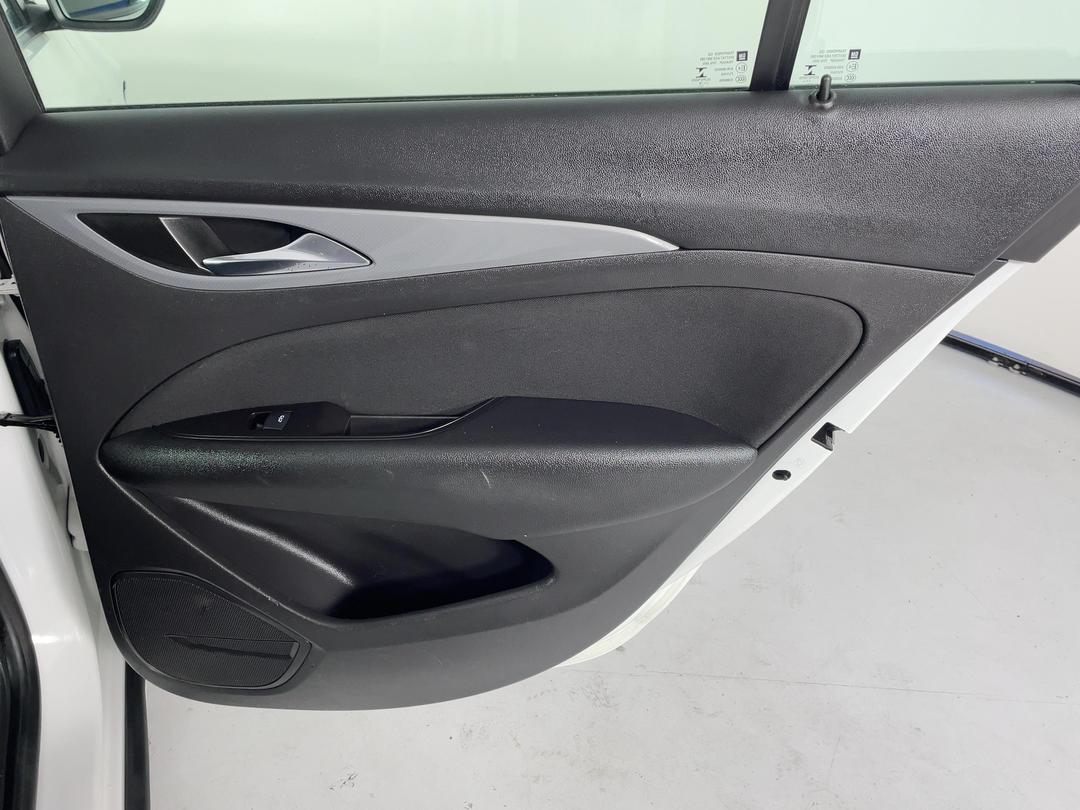 Photo '19' of Holden Commodore