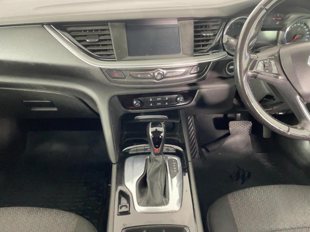 Photo '18' of Holden Commodore