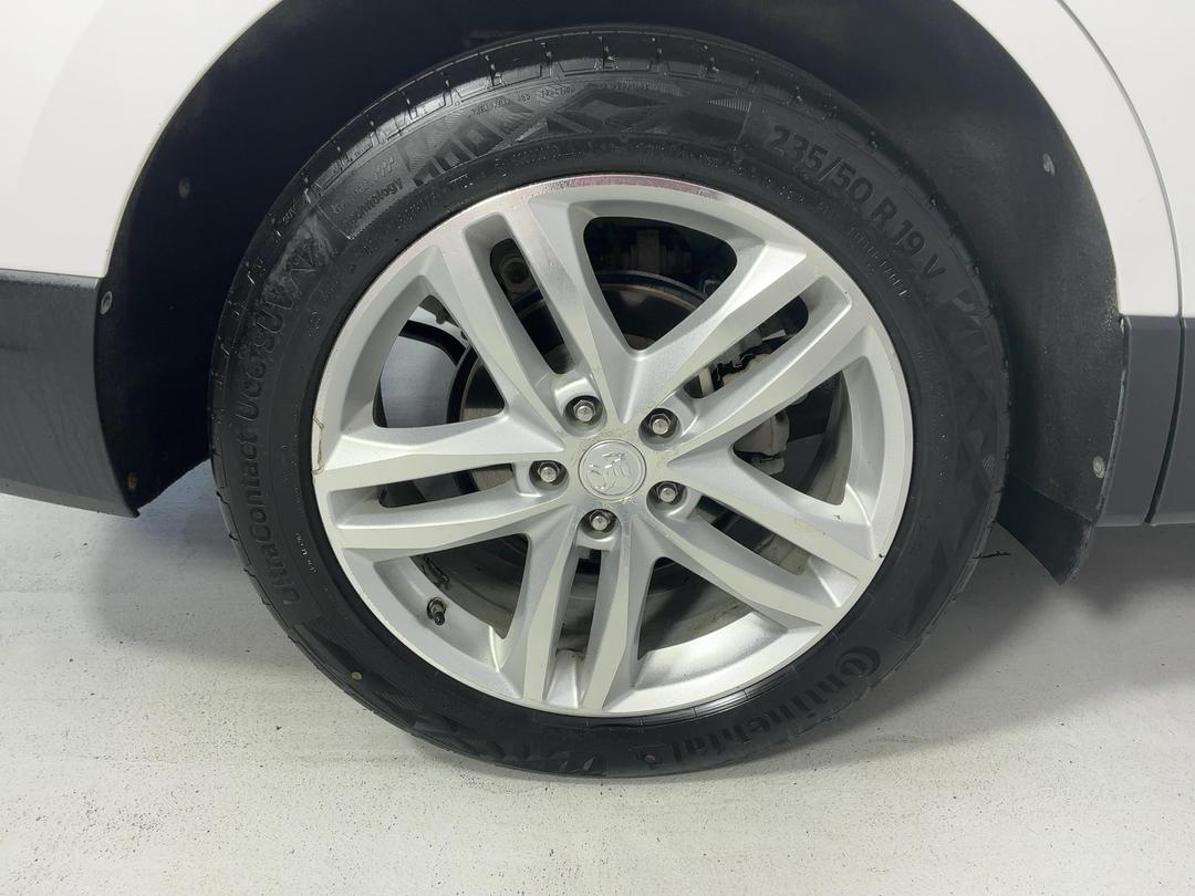 Photo '12' of Holden Equinox