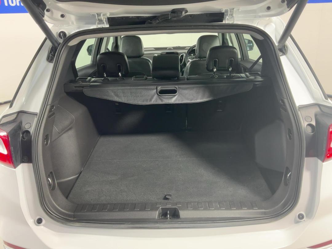 Photo '14' of Holden Equinox
