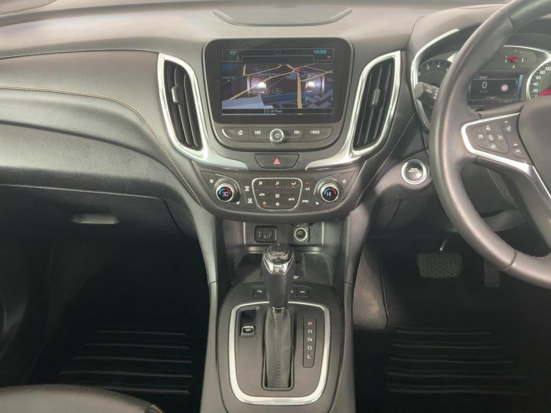 Photo '18' of Holden Equinox
