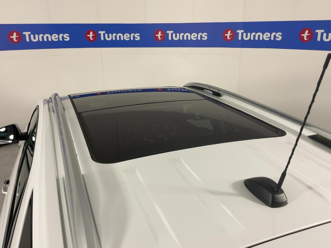 Photo '28' of Holden Equinox
