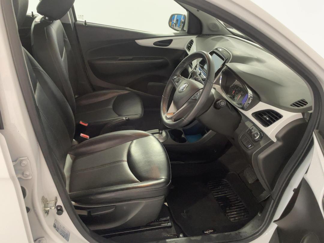 Photo '16' of Holden Spark