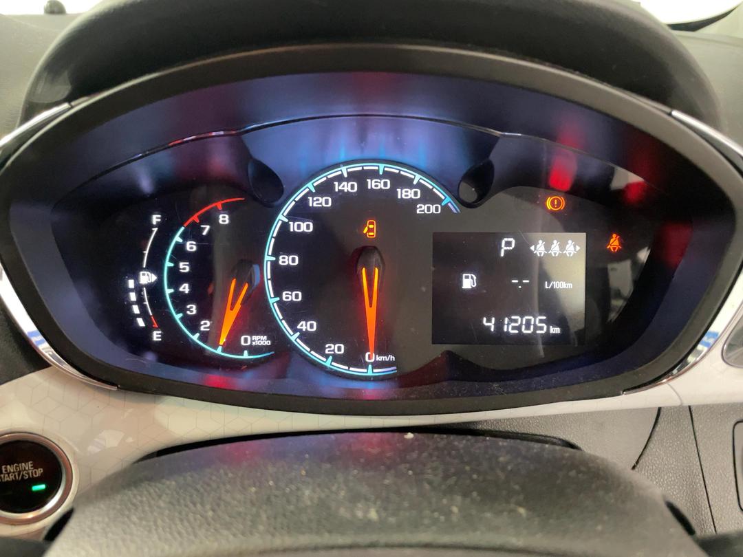 Photo '21' of Holden Spark