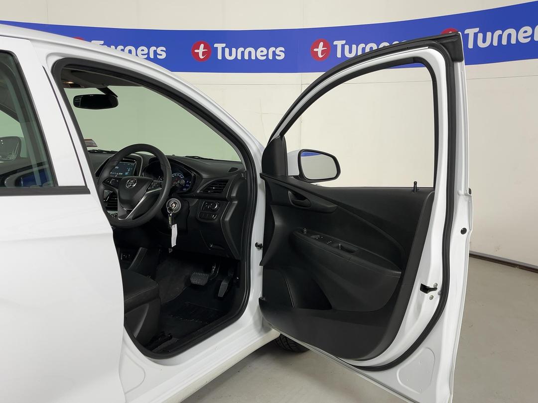 Photo '15' of Holden Spark