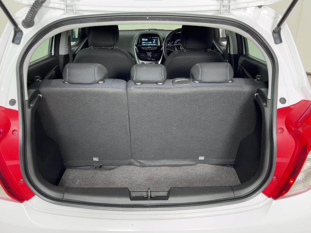 Photo '14' of Holden Spark