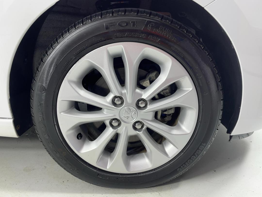 Photo '9' of Holden Spark