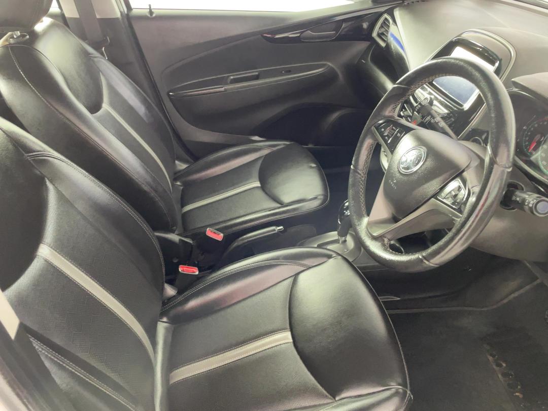 Photo '16' of Holden Spark