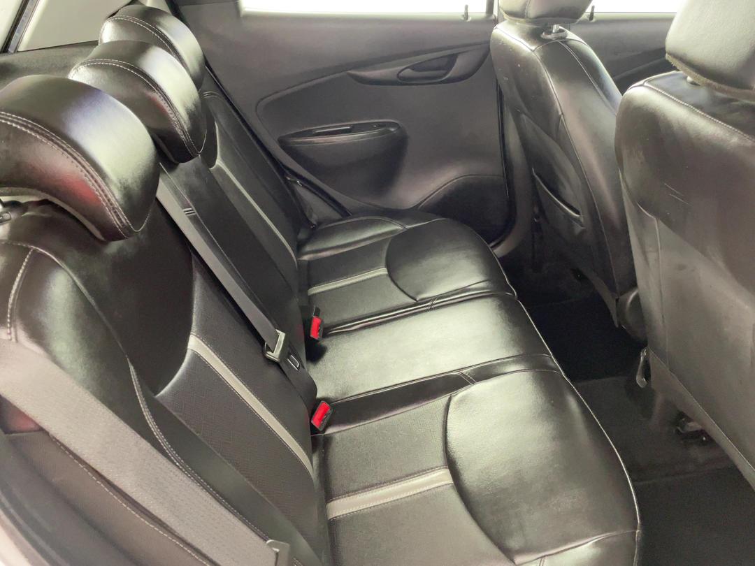 Photo '20' of Holden Spark