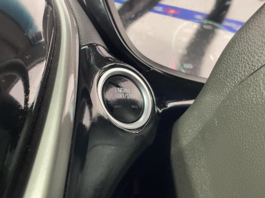 Photo '25' of Holden Spark