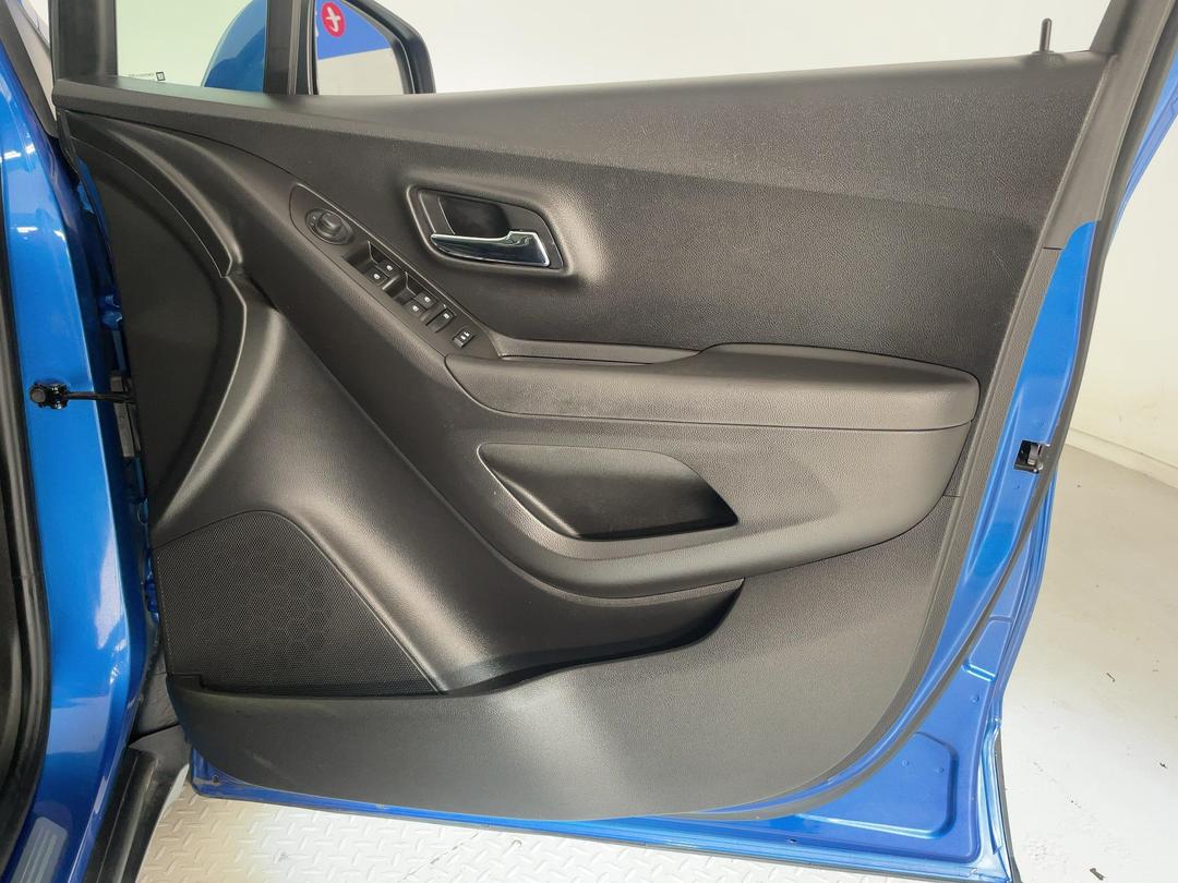 Photo '15' of Holden Trax