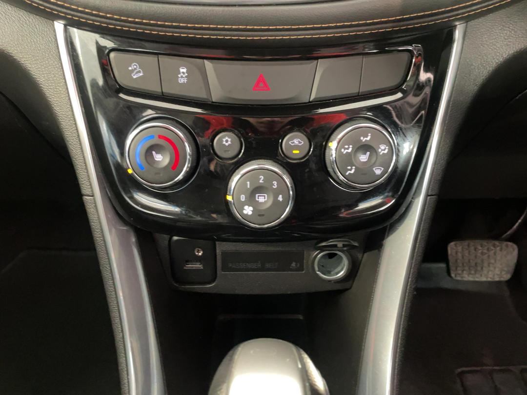 Photo '24' of Holden Trax
