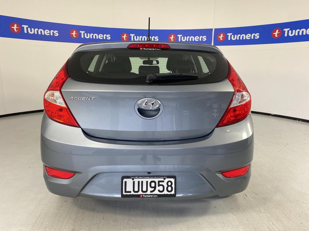 Photo '6' of Hyundai Accent