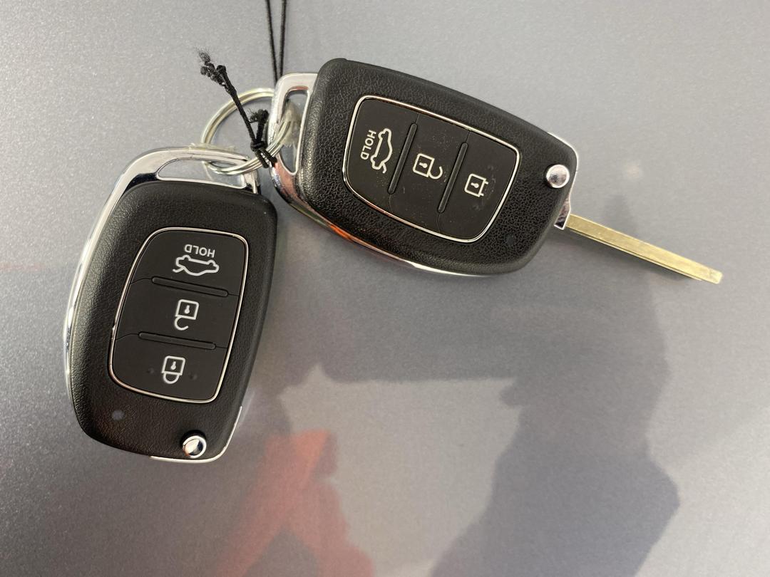 Photo '22' of Hyundai Accent