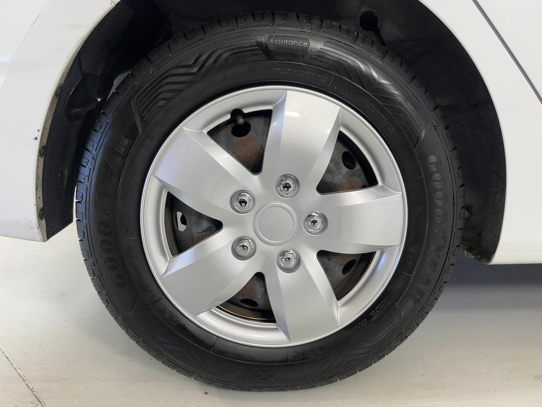Photo '12' of Hyundai Accent
