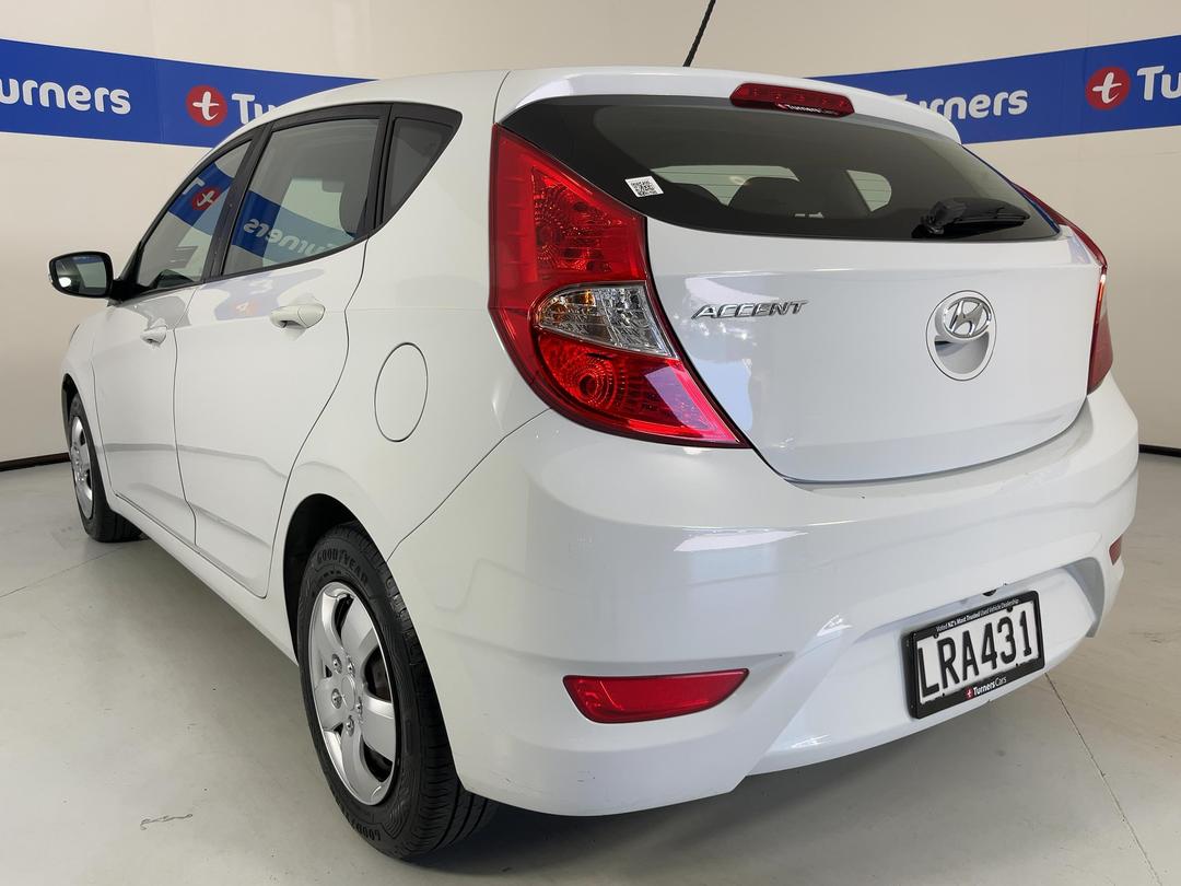 Photo '5' of Hyundai Accent
