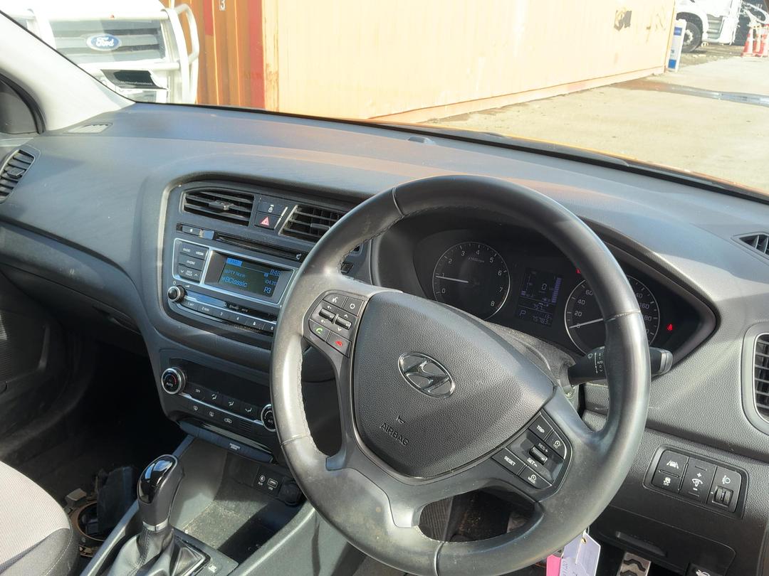 Photo '15' of Hyundai I20 Cross Photo '15' of Hyundai I20 Cross