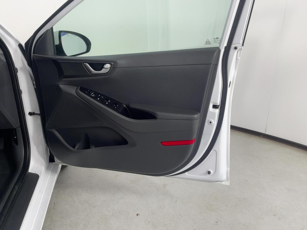 Photo '15' of Hyundai Ioniq