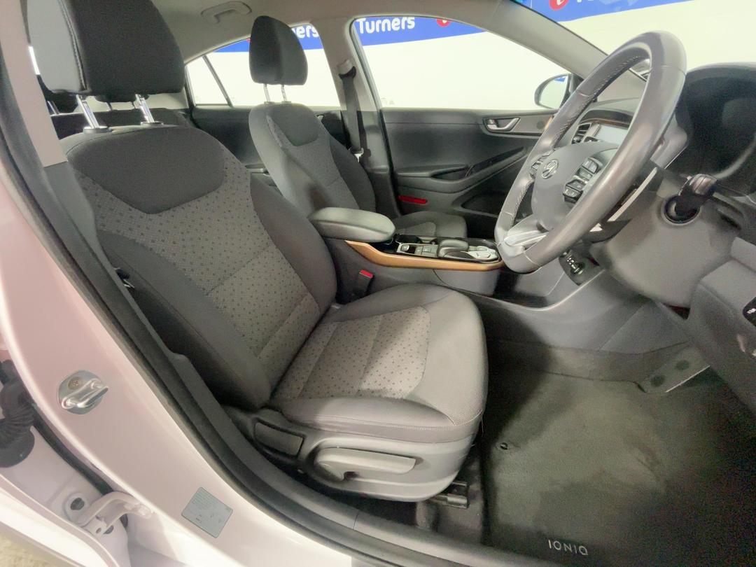 Photo '16' of Hyundai Ioniq