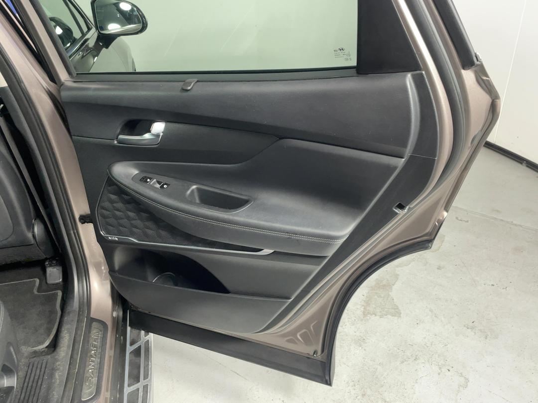 Photo '19' of Hyundai Santa FE