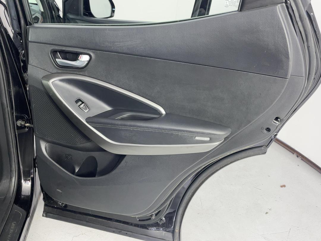 Photo '19' of Hyundai Santa FE