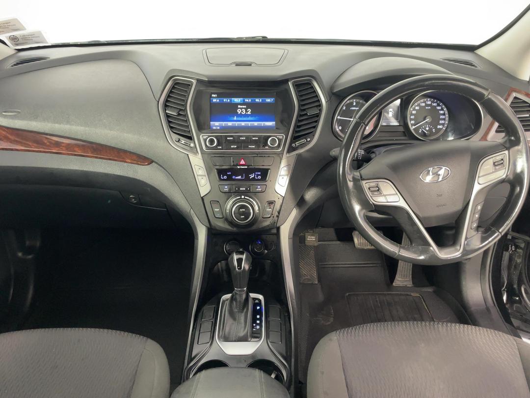 Photo '17' of Hyundai Santa FE