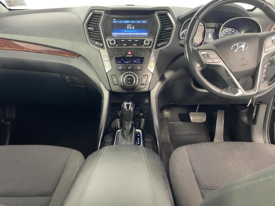 Photo '18' of Hyundai Santa FE