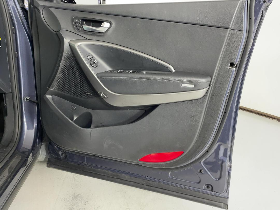 Photo '15' of Hyundai Santa FE