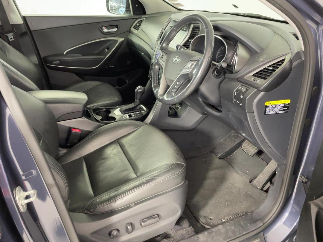 Photo '16' of Hyundai Santa FE