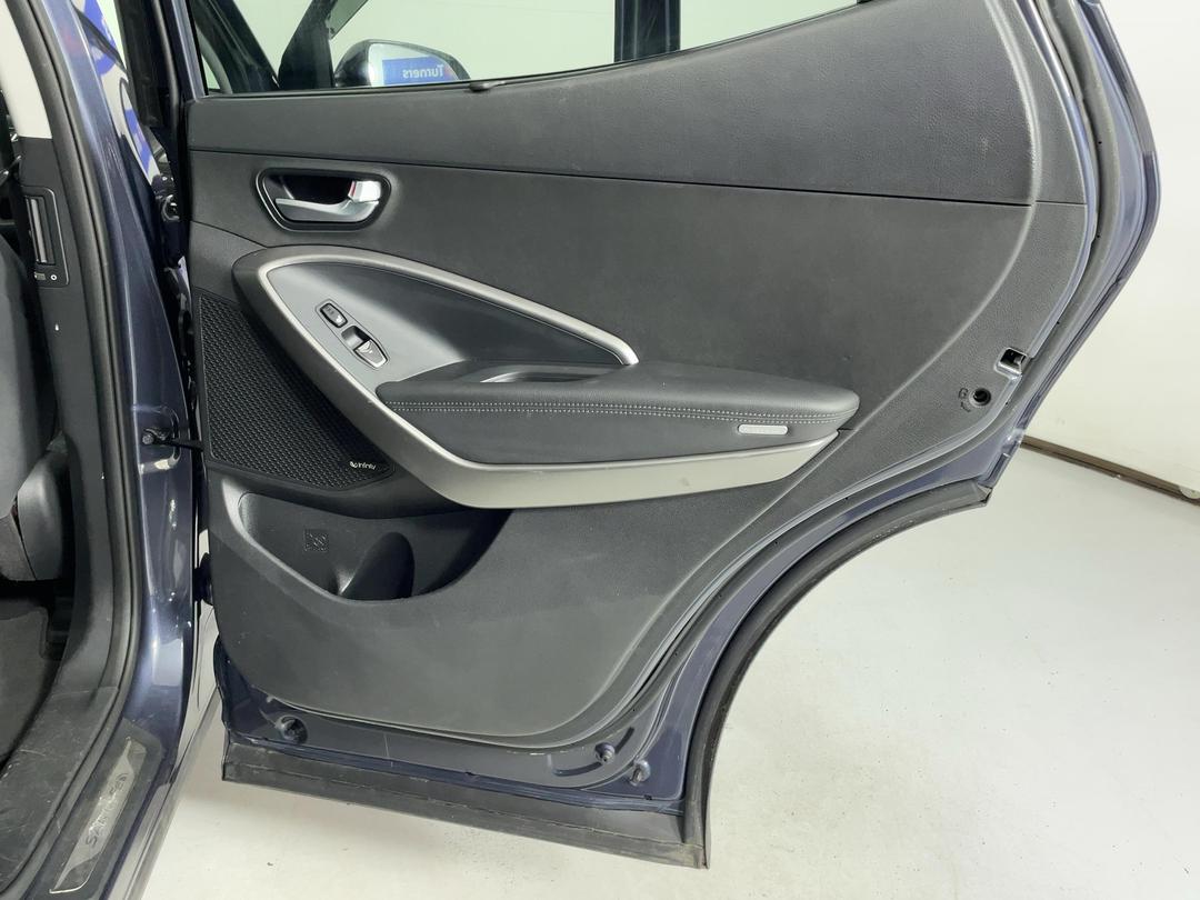 Photo '19' of Hyundai Santa FE