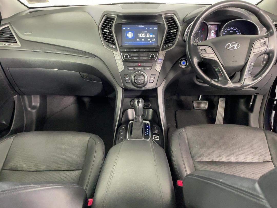 Photo '17' of Hyundai Santa FE