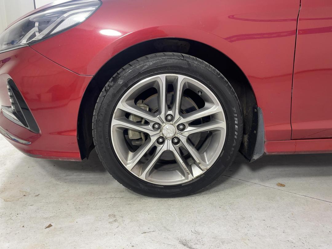 Photo '10' of Hyundai Sonata